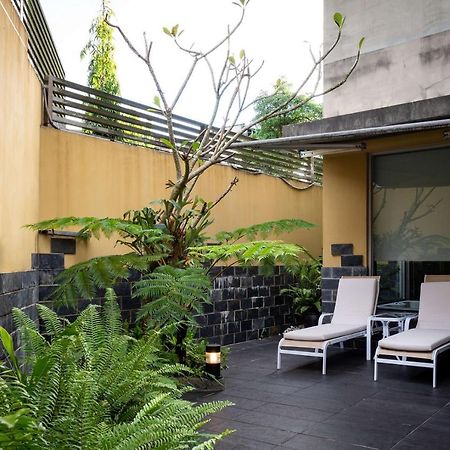 In-Stone Motel Taipei Exterior photo