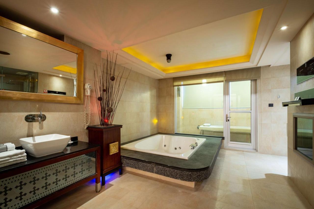 In-Stone Motel Taipei Exterior photo