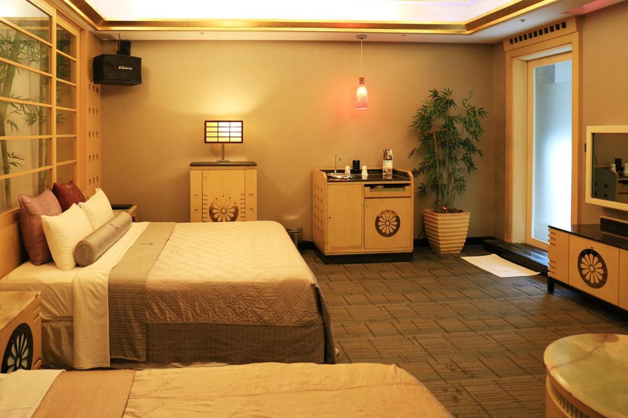 In-Stone Motel Taipei Exterior photo
