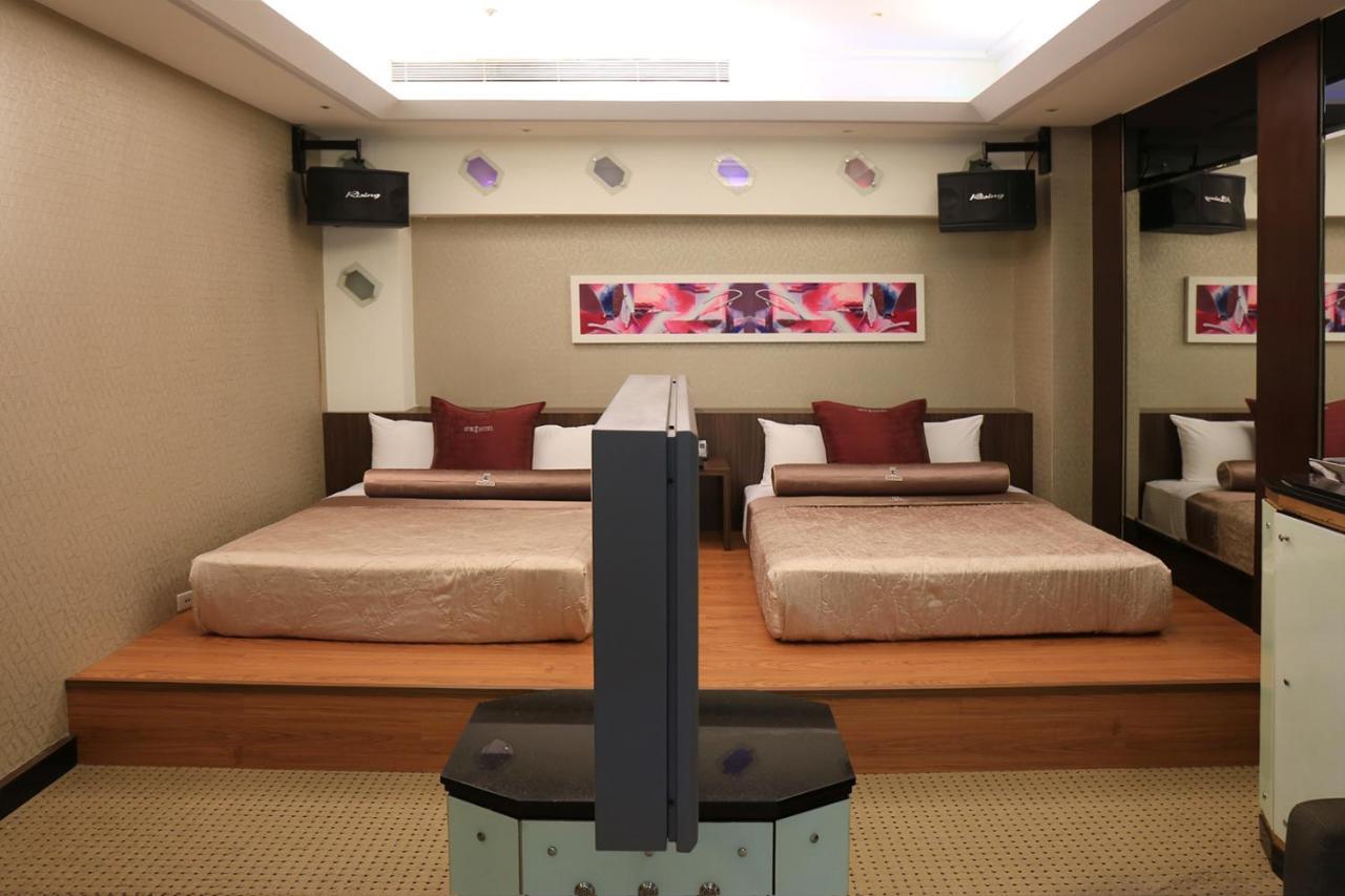 In-Stone Motel Taipei Exterior photo