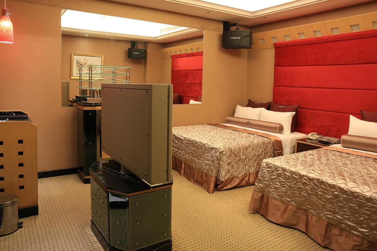 In-Stone Motel Taipei Exterior photo