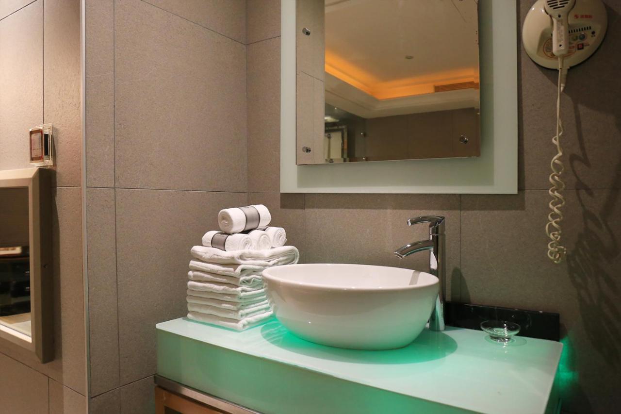 In-Stone Motel Taipei Exterior photo