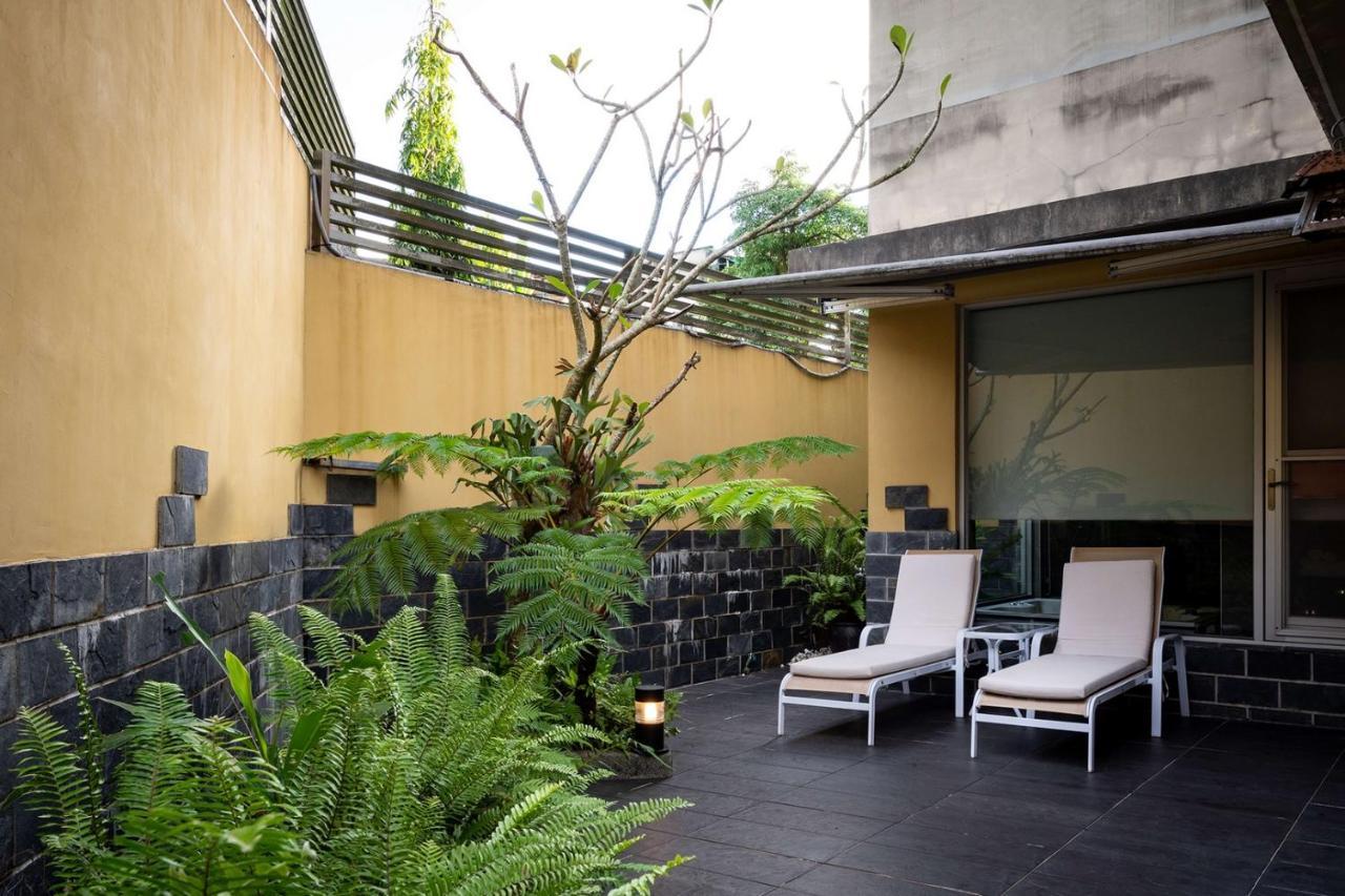 In-Stone Motel Taipei Exterior photo