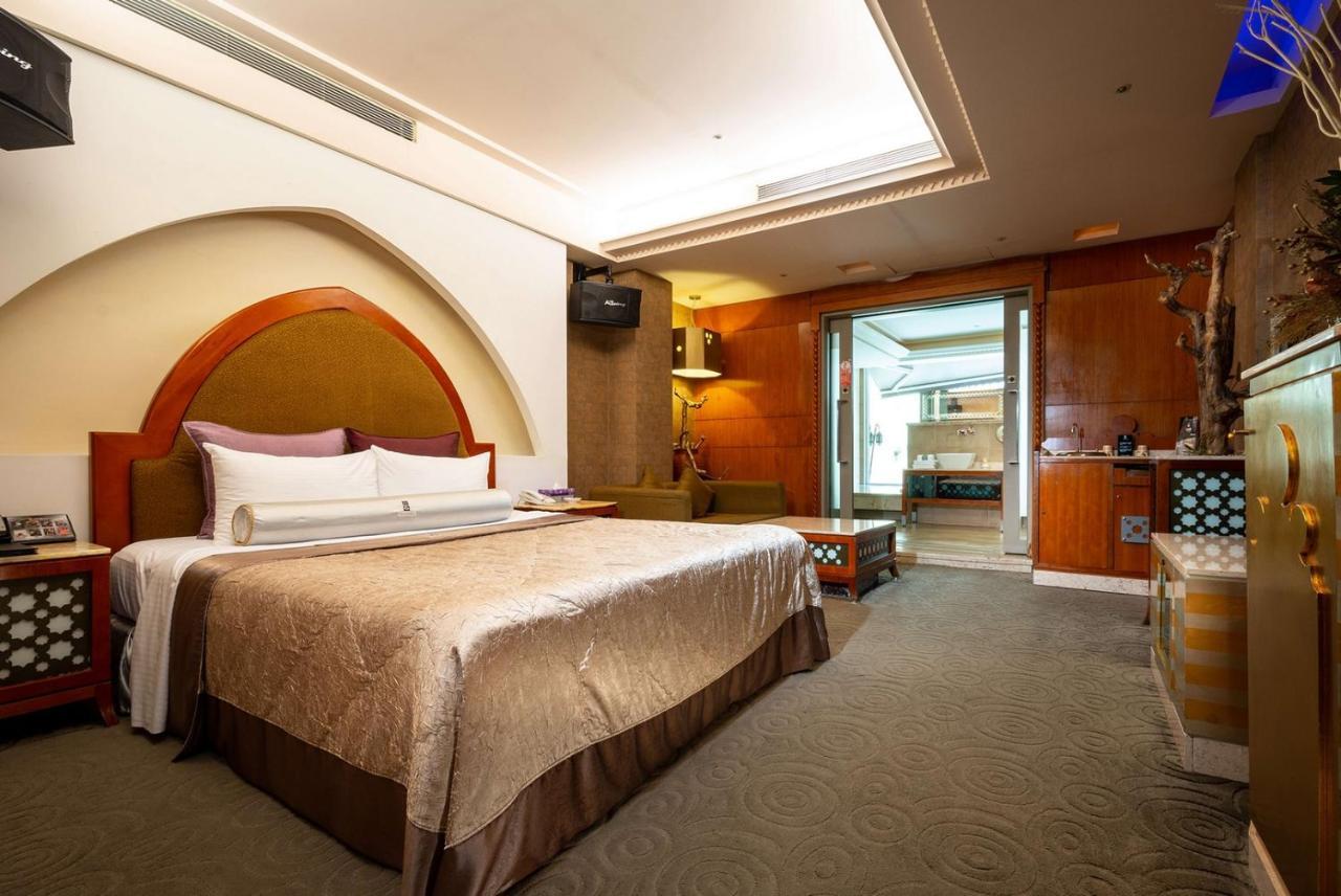 In-Stone Motel Taipei Exterior photo